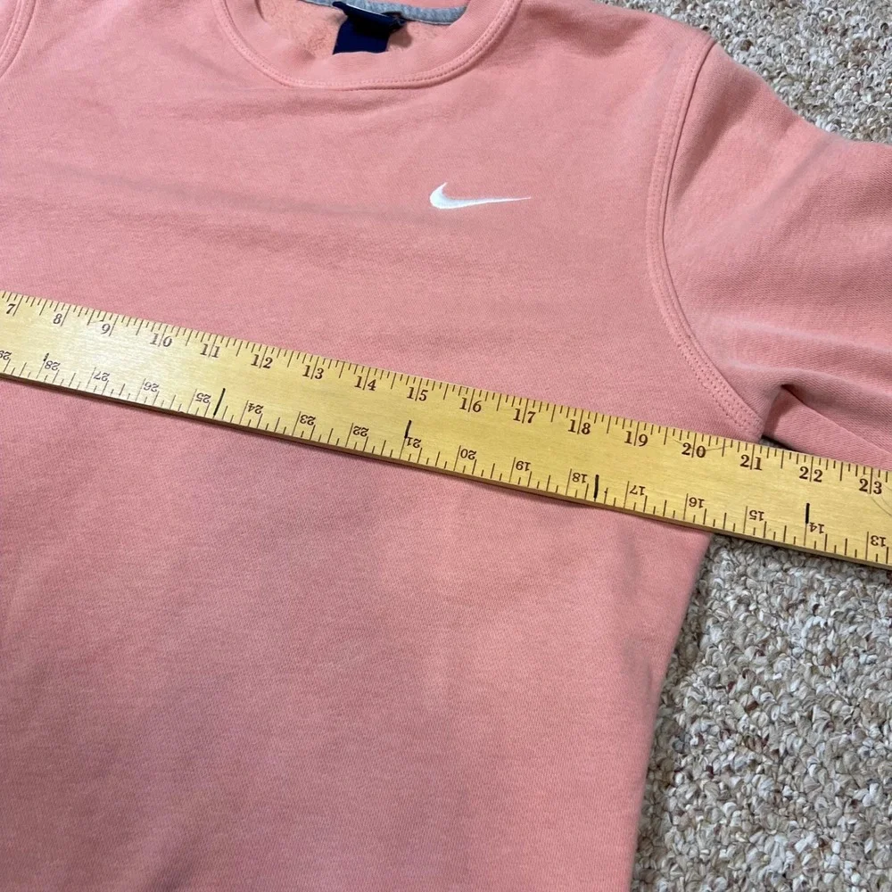 Nike Womens Crewneck Sweatshirt Coral Pink Raw Hem Cropped Swoosh Logo Small